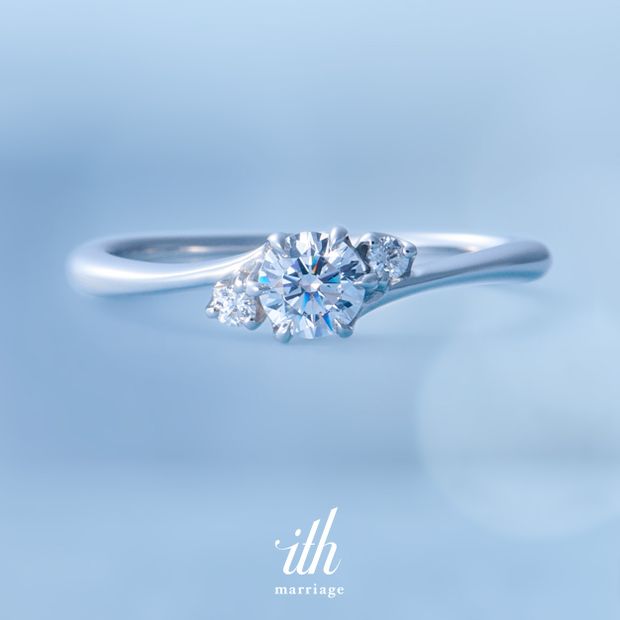 【ith(イズ)】【左右のアームに抱かれるダイヤ】ブルースター / Blue Star