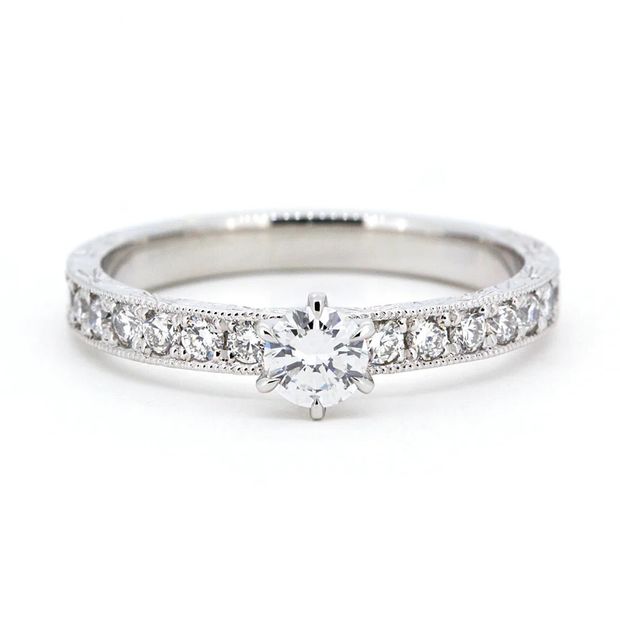 【GRACIS(グラシス)】【AbHeri 】856ARO2 “ADAMANT” Graded diamond ring