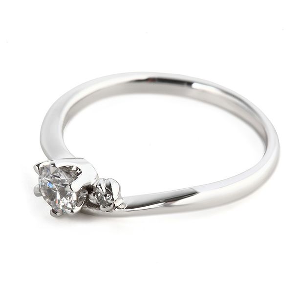 【VENUS TEARS(ヴィーナスティアーズ)】0.3ctダイヤ込み価格｜【FW15-03】