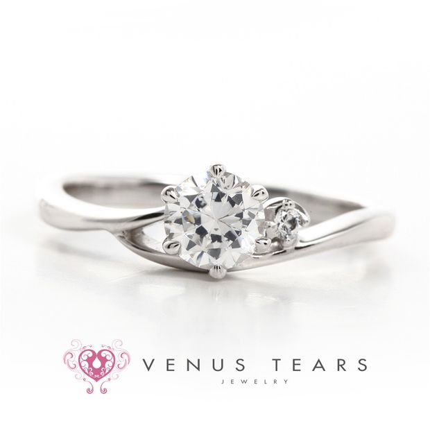 【VENUS TEARS(ヴィーナスティアーズ)】0.5ctダイヤ込み価格｜【FW15-05】
