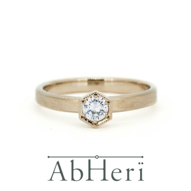 【TROA(トロア)】six‐シックス