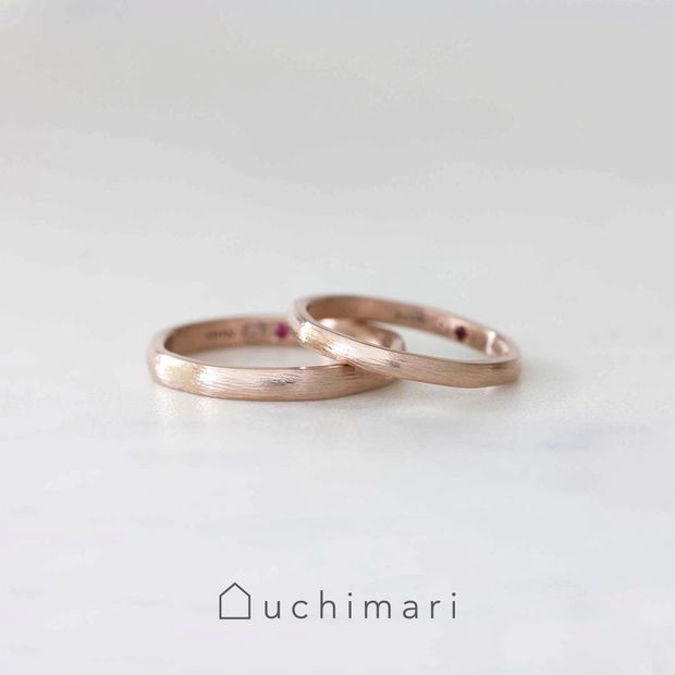 【uchimari(ウチマリ)】アンティーク仕上げの結婚指輪