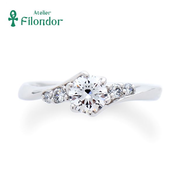 【アトリエフィロンドール】【アトリエ・フィロンドール】5石のダイアモンドが流れるように輝くオーダーメイド婚約指輪