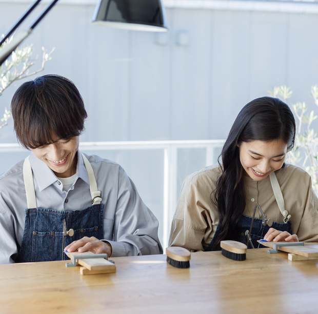 【CRAFY(クラフィ)】【ふたりで手作り】ウェーブ&times;ストレート そろばん型のナチュラル結婚指輪 