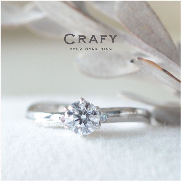 【CRAFY(クラフィ)】【手作りで想いを込める】王道！ダイヤ輝くサイドメレ入り手作り婚約指輪