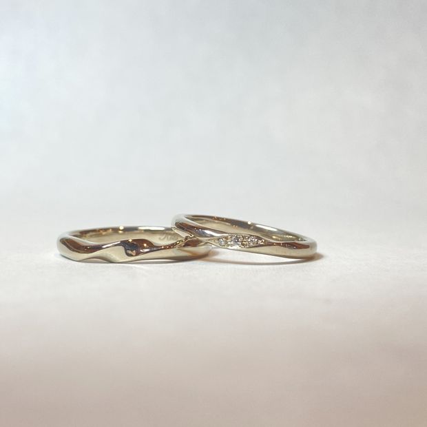 【Smith(工房スミス)】【隠れ家工房でつくる】曲線美にぬくもりを残す、彫金工法のメビウスリング360