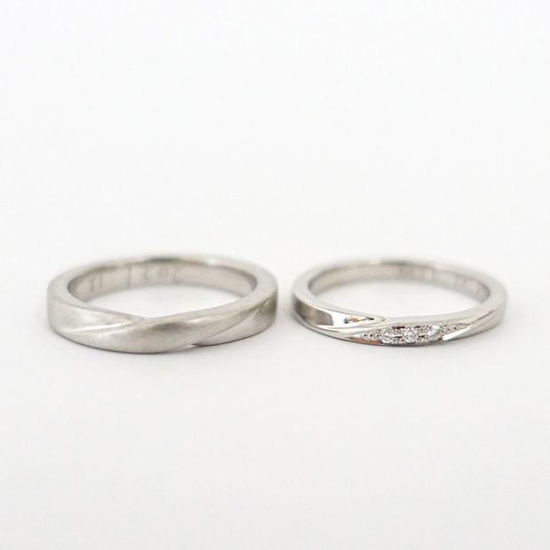 【Smith(工房スミス)】【隠れ家工房でつくる】トップのデザイン性を目立たせた立体感のある結婚指輪