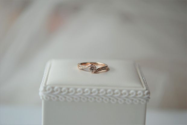 【Smith(工房スミス)】【隠れ家工房でつくる】メレダイヤで華やかさをプラスしたツイストエンゲージリング