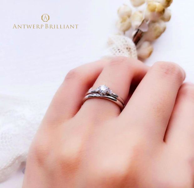 【BRIDGE ANTWERP BRILLIANT GALLERY(ブリッジ・アントワープ・ブリリアント・ギャラリー)】&rdquo;Asterism&rdquo; Three Stone Wedding Band Ring &rdquo;アステリズム&rdquo; ウエディングバンドリング