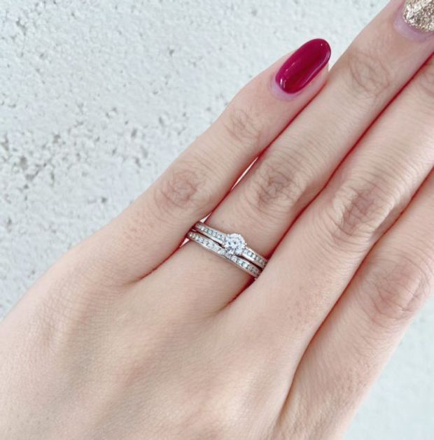 【BRIDGE ANTWERP BRILLIANT GALLERY(ブリッジ・アントワープ・ブリリアント・ギャラリー)】シンプルなチャンネルセッティングのストレートプラチナハーフエタニティリングJoin