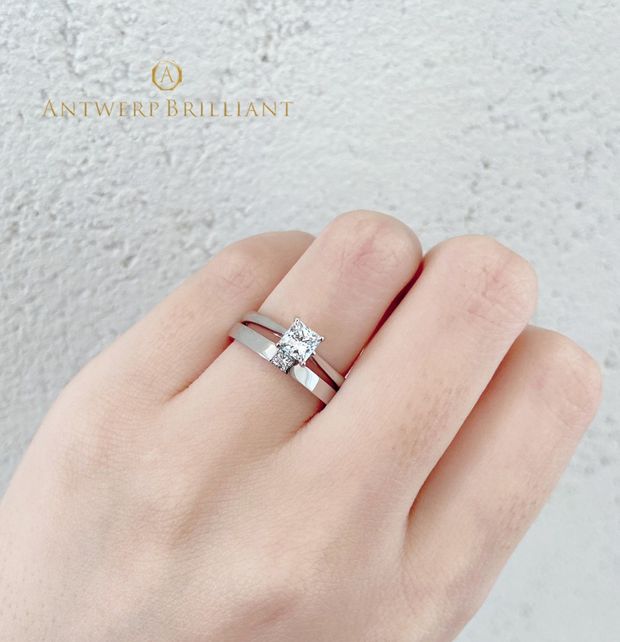 【BRIDGE ANTWERP BRILLIANT GALLERY(ブリッジ・アントワープ・ブリリアント・ギャラリー)】人とは違うシンプルでオシャレなプリンセスカットダイヤモンドの婚約指輪マジェスティ
