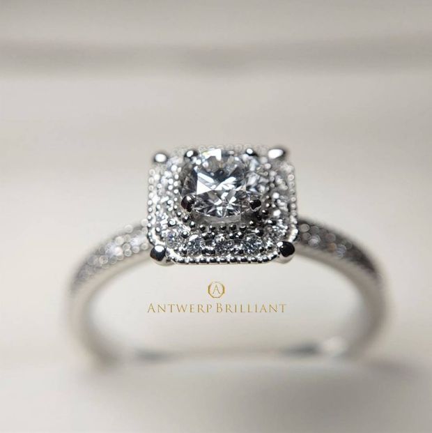 【BRIDGE ANTWERP BRILLIANT GALLERY(ブリッジ・アントワープ・ブリリアント・ギャラリー)】ミルグレインがオシャレなダイヤモンドヘイローリングBruges