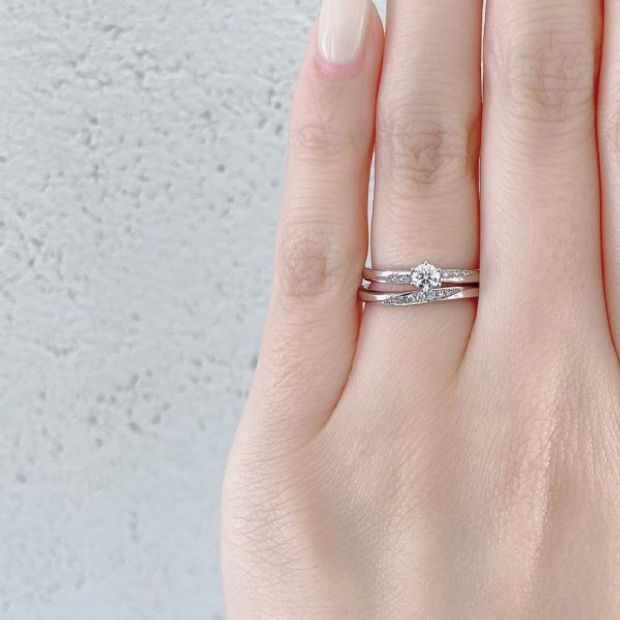 【BRIDGE ANTWERP BRILLIANT GALLERY(ブリッジ・アントワープ・ブリリアント・ギャラリー)】緩やかなウェーブラインにオシャレでかわいいダイヤモンドライン♪natural 自然体 ナチュラル