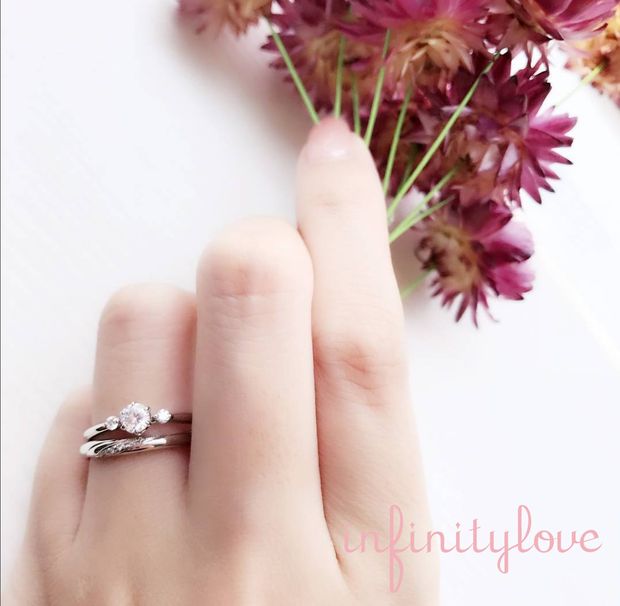 【BRIDGE ANTWERP BRILLIANT GALLERY(ブリッジ・アントワープ・ブリリアント・ギャラリー)】シンプルサイドメレはこれで決まり、オシャレでかわいいjasmine 花　ジャスミン