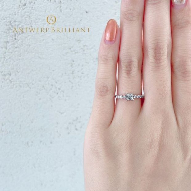 【BRIDGE ANTWERP BRILLIANT GALLERY(ブリッジ・アントワープ・ブリリアント・ギャラリー)】&rdquo;D Line Star&rdquo;Princess Cut Diamond Half Eternity Ring ディーラインスター&rdquo;プリンセスカット&rdquo;ダイヤモンドラインリング