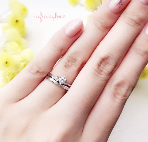 【BRIDGE ANTWERP BRILLIANT GALLERY(ブリッジ・アントワープ・ブリリアント・ギャラリー)】シンプルでオシャレなかわいい結婚指輪は　ムーン　月