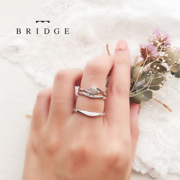 【BRIDGE ANTWERP BRILLIANT GALLERY(ブリッジ・アントワープ・ブリリアント・ギャラリー)】指が長く美しく見える、オシャレでかわいいダイヤモンドラインリングROSE DEW ライオンの橋