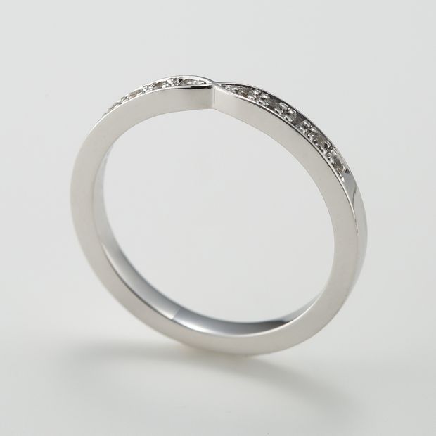 【鶴(mikoto)】【19MA-028a】重ねづけにぴったりのリボンフォルムの婚約指輪