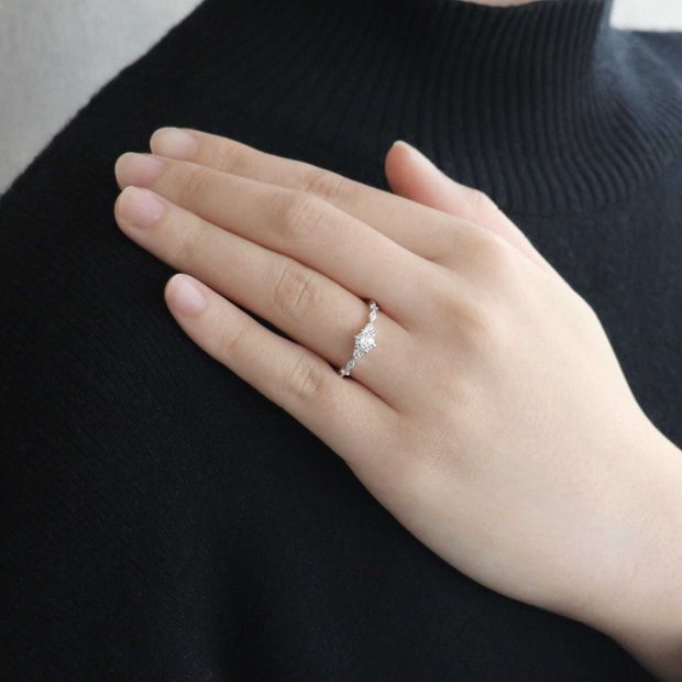 【鶴(mikoto)】【19EN-013】ミルグレインをふんだんに施したアンティーク調な婚約指輪