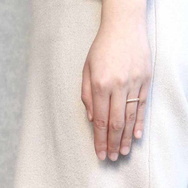 【鶴(mikoto)】【20TE-032】お揃いの星の飾り彫りがおしゃれなマットな結婚指輪