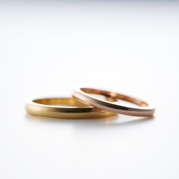 【鶴(mikoto)】【18MA-011】色違いゴールドのシンプルな結婚指輪