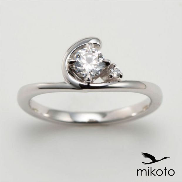 【鶴(mikoto)】【19EN-011】ダイヤモンドを包み込むフォルムが美しい婚約指輪