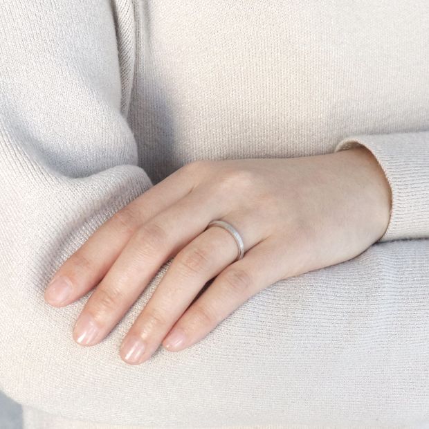 【鶴(mikoto)】【18TE-001】タガネ彫りを施した職人の手仕事が魅せる国産の結婚指輪