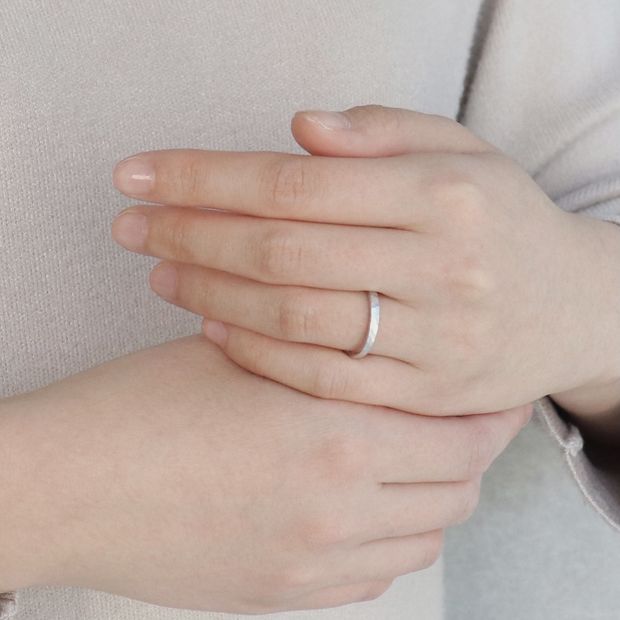 【鶴(mikoto)】【18TE-009】プラチナに鎚目マットを施した結婚指輪