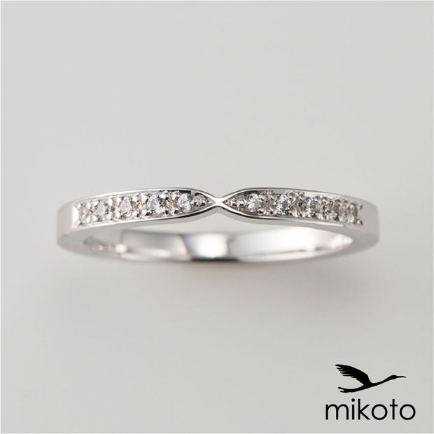 【鶴(mikoto)】【19MA-028a】重ねづけにぴったりのリボンフォルムの婚約指輪