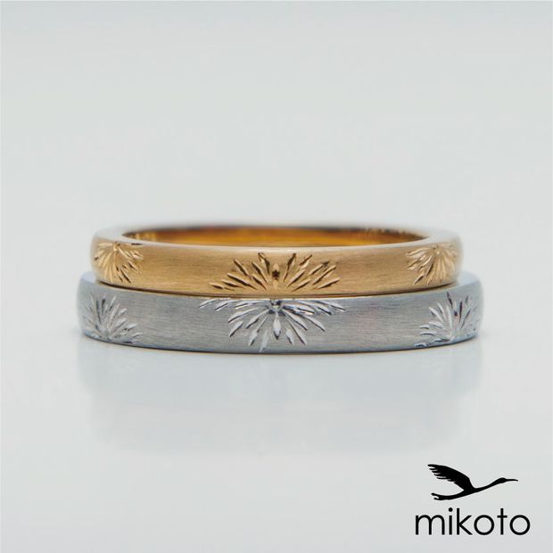 【鶴(mikoto)】【21TE-037】夜空に咲き乱れる花火を力強い和彫りで表現した結婚指輪