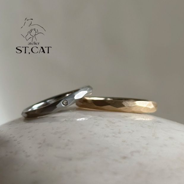 【atelier ST, CAT(アトリエ エスティーキャット)】クールで構築的な佇まいに【オーダー結婚指輪】ブロック加工リング