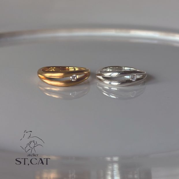 【atelier ST, CAT(アトリエ エスティーキャット)】軽やかにダイヤが浮いて見えるよう、上下で挟み込んだ留め方【オーダー婚約指輪】Seashell