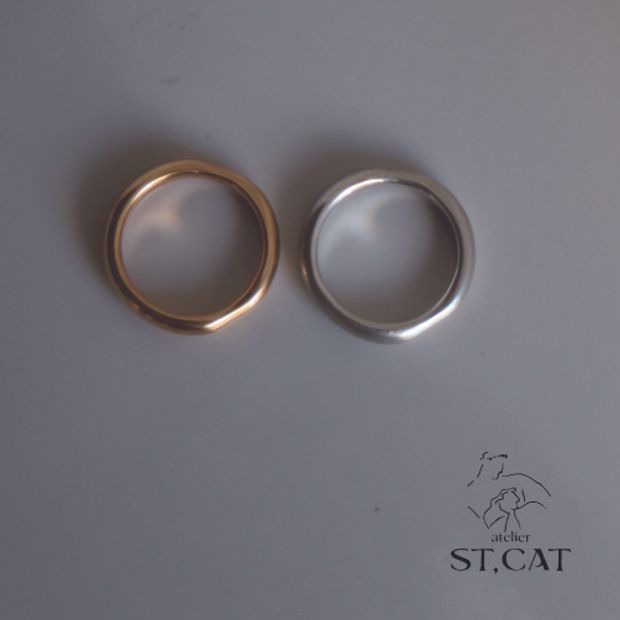 【atelier ST, CAT(アトリエ エスティーキャット)】シンプルモダンな美しい歪み【オーダー結婚指輪】Nude