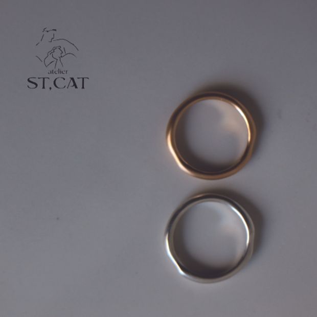 【atelier ST, CAT(アトリエ エスティーキャット)】カーヴィーなラインが美しいフォルム【オーダー結婚指輪】Femme