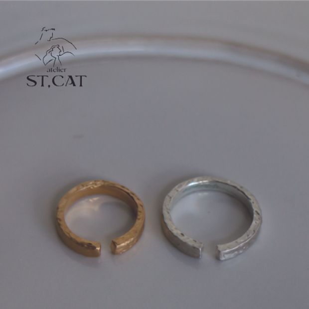 【atelier ST, CAT(アトリエ エスティーキャット)】存在感がありながらも指馴染みが良いテクスチャーデザイン【オーダー結婚指輪】Nadja
