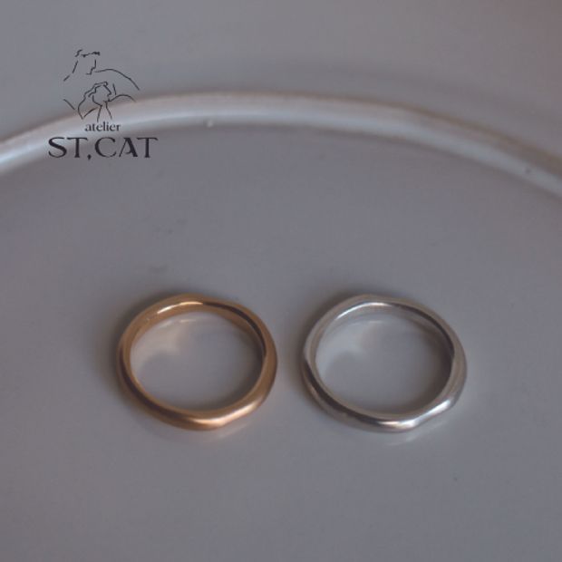 【atelier ST, CAT(アトリエ エスティーキャット)】カーヴィーなラインが美しいフォルム【オーダー結婚指輪】Femme