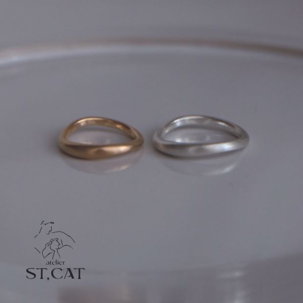 【atelier ST, CAT(アトリエ エスティーキャット)】優しさと洗練を兼ね備えたウェーブリング【オーダー結婚指輪】Hepworth