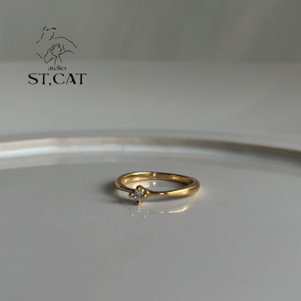 【atelier ST, CAT(アトリエ エスティーキャット)】デニムに合わせたい普段着のダイヤモンド【オーダー婚約指輪】Pure