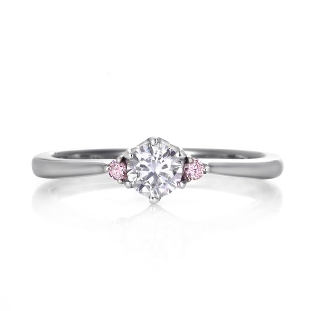 【DIAMOND DOT LAB(ダイアモンド ドット ラボ)】Statice【スターチス】のエンゲージジリング(婚約指輪)。