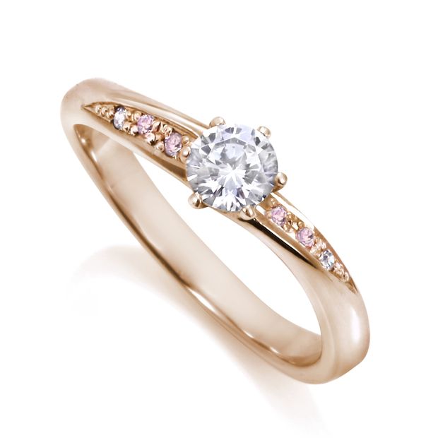 【DIAMOND DOT LAB(ダイアモンド ドット ラボ)】Nemophile【ネモフィラ】のエンゲージジリング(婚約指輪)。