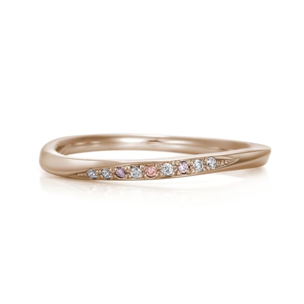 【DIAMOND DOT LAB(ダイアモンド ドット ラボ)】fleurir【フルリール】のマリッジリング(結婚指輪)。