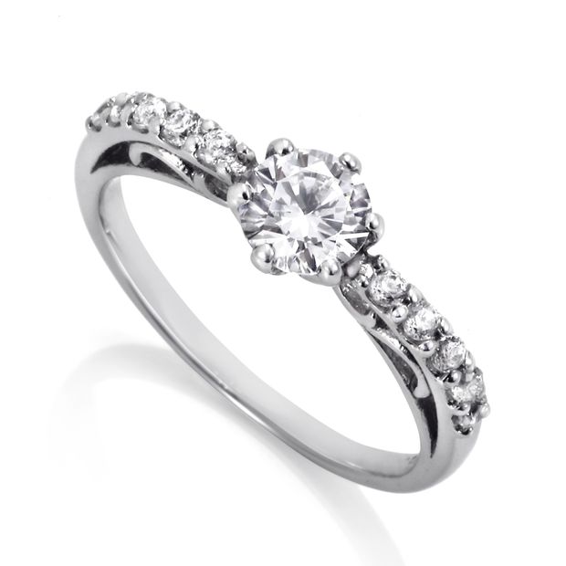 【DIAMOND DOT LAB(ダイアモンド ドット ラボ)】Iris【イリス】のエンゲージジリング(婚約指輪)。