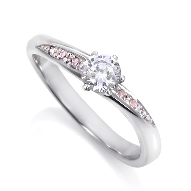 【DIAMOND DOT LAB(ダイアモンド ドット ラボ)】Nemophile【ネモフィラ】のエンゲージジリング(婚約指輪)。