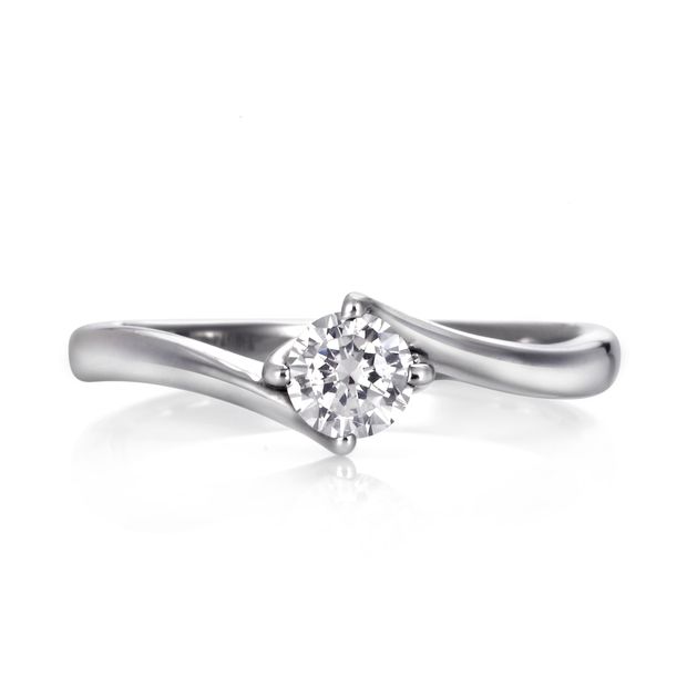 【DIAMOND DOT LAB(ダイアモンド ドット ラボ)】hibiki【ひびき】のエンゲージジリング(婚約指輪)。