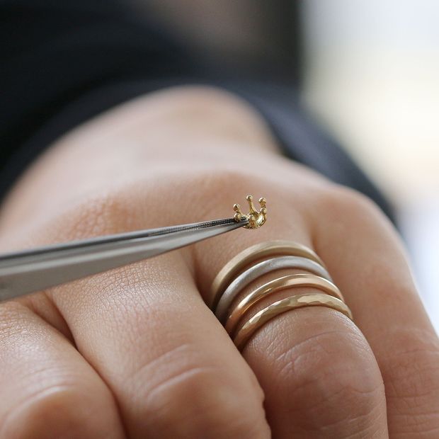 【atelier Kiona(アトリエキオナ)】【オーダーメイド】ハーフエタニティと一粒ダイヤのいいとこ取りな婚約指輪