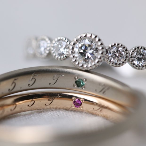 【atelier Kiona(アトリエキオナ)】【オーダーメイド】エタニティータイプのエンゲージリングと重ね付け！素材を変えてコントラストを楽しむセットリング♪