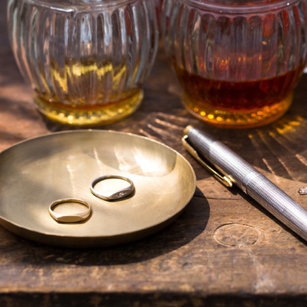 【atelier Kiona(アトリエキオナ)】【Kiona.Collection】珍しいシグネットを結婚指輪に～round～