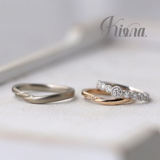【atelier Kiona(アトリエキオナ)】【オーダーメイド】エタニティータイプのエンゲージリングと重ね付け！素材を変えてコントラストを楽しむセットリング♪
