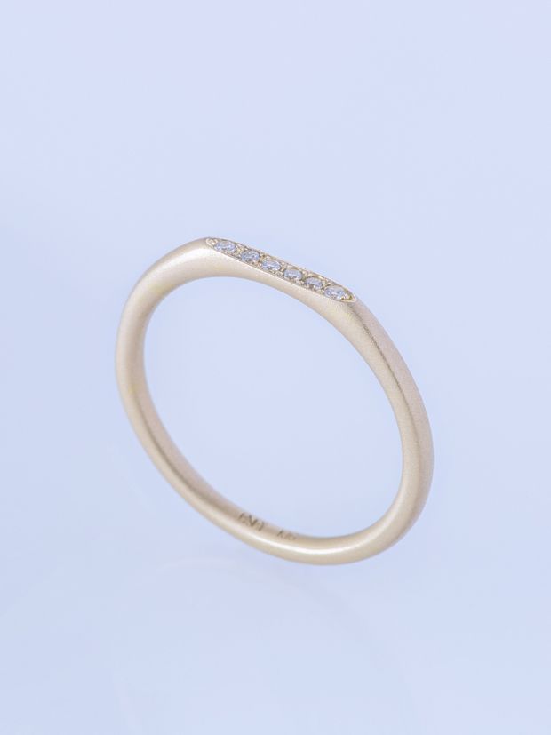【ENEY(エネイ)】SURFACE K10YG MELEE DIAMOND MATTE SLIM RING