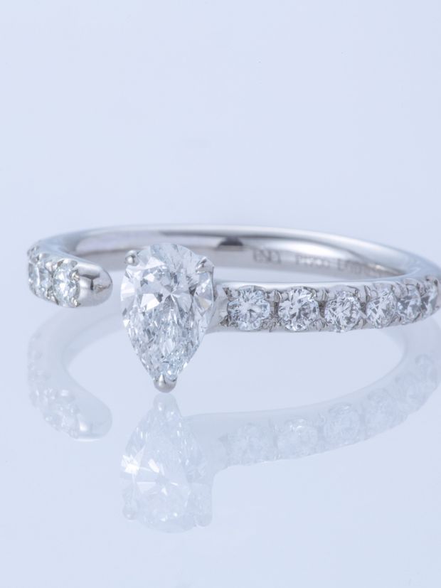 【ENEY(エネイ)】ONE PT900 PEAR 0.5CT HALF ETERNITY RING